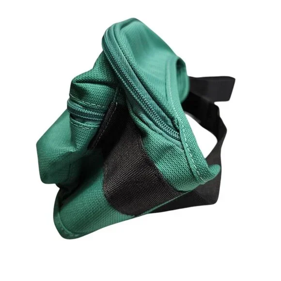 Oakley Street Belt Bag‎ Green Nylon Fanny Pack Gorpcore Outdoor Activewear Bag - Picture 2 of 11